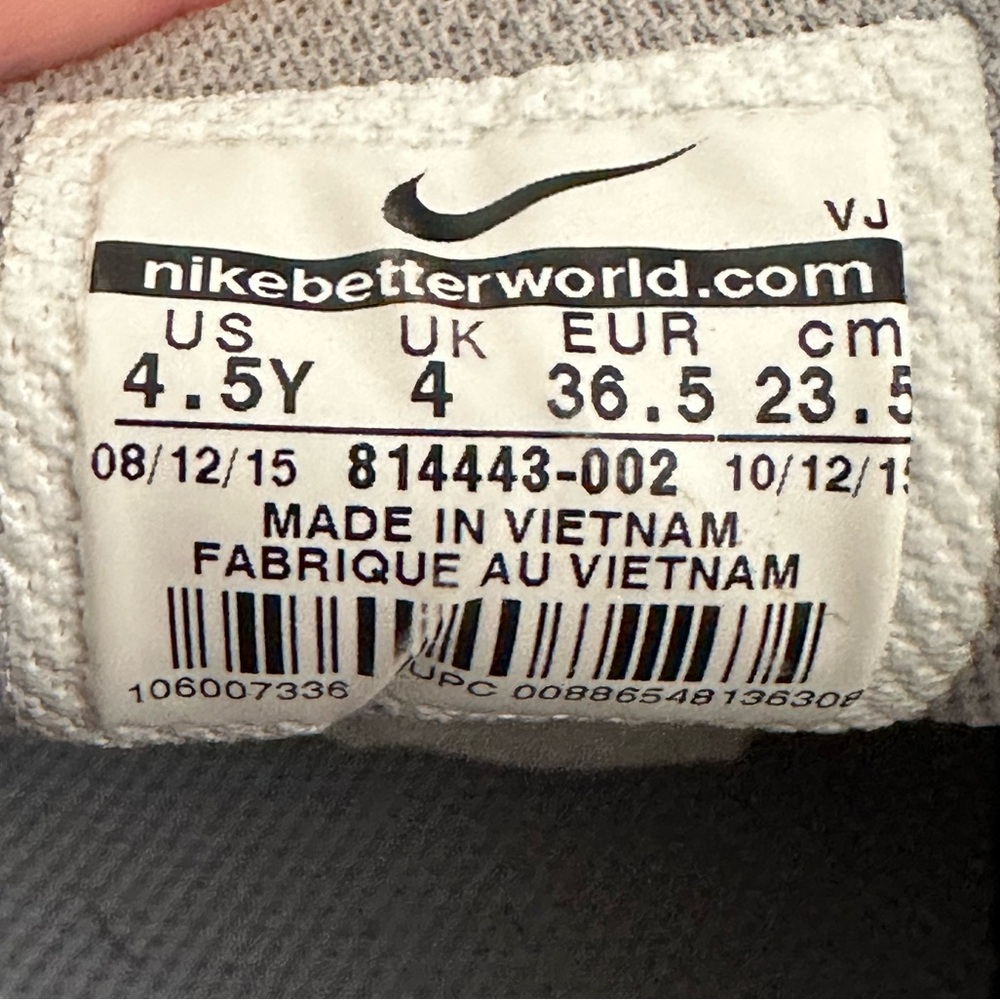 NIKE AIR MAX TAVAS GREY (4.5Y or 6.5 women) - Picture 9 of 11